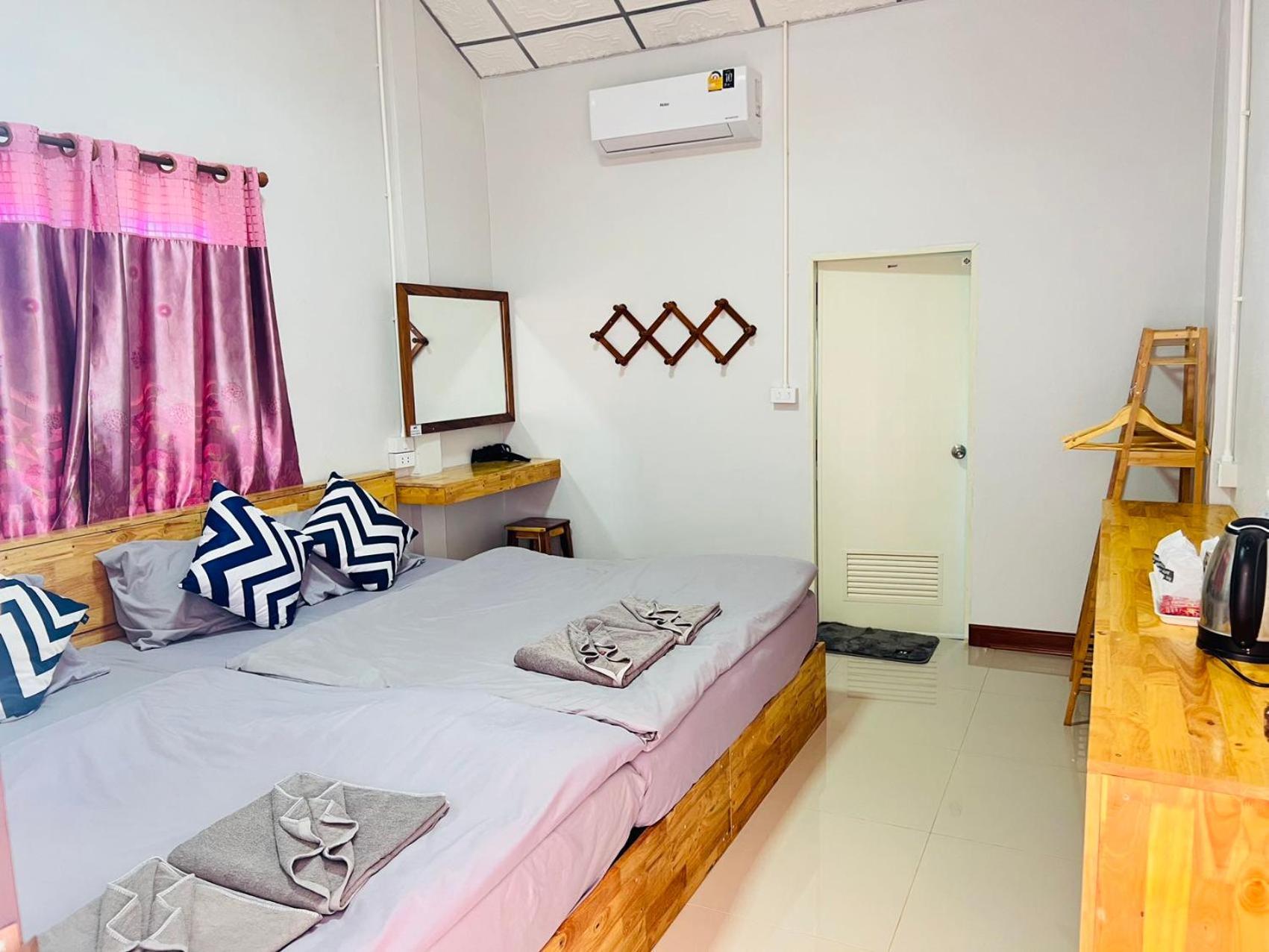 Lungwang Guest House Ban Rak Thai Exterior photo
