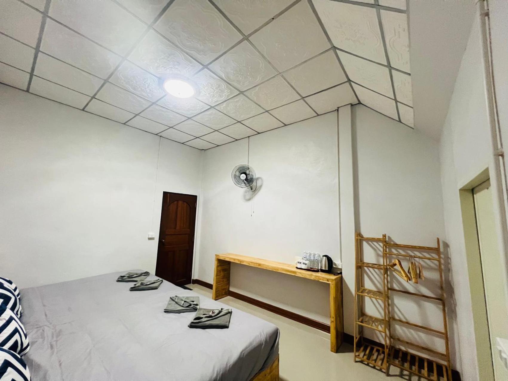 Lungwang Guest House Ban Rak Thai Exterior photo
